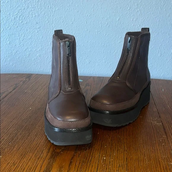 Ugg boots - Picture 1 of 8